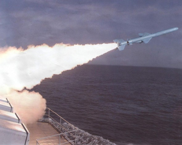 Tên lửa chống hạm C-802 Trung Quốc